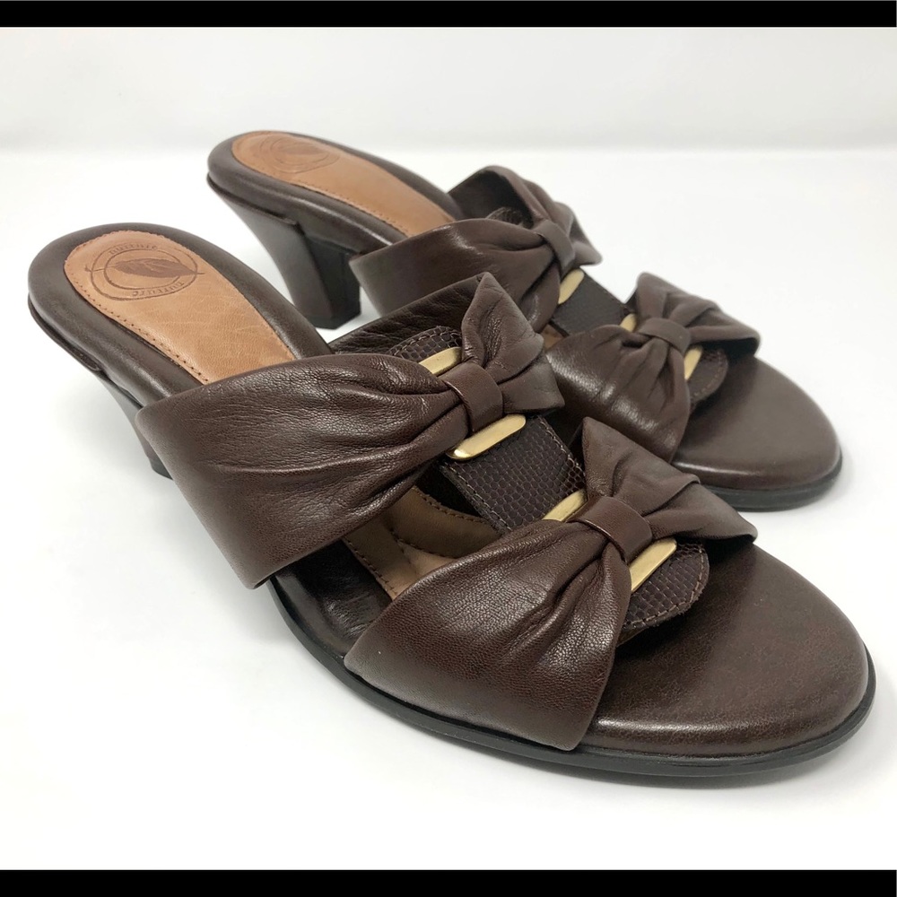 NUTURE BROWN HEELS SIZE 7